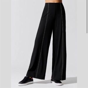 Carbon38 wide leg contrast stitching pant NWT medium